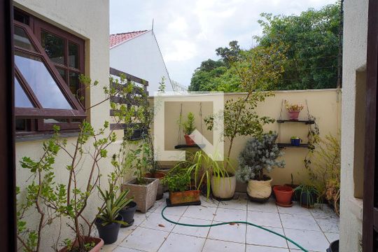 Sala - Vista de casa de condomínio à venda com 4 quartos, 250m² em Tristeza, Porto Alegre