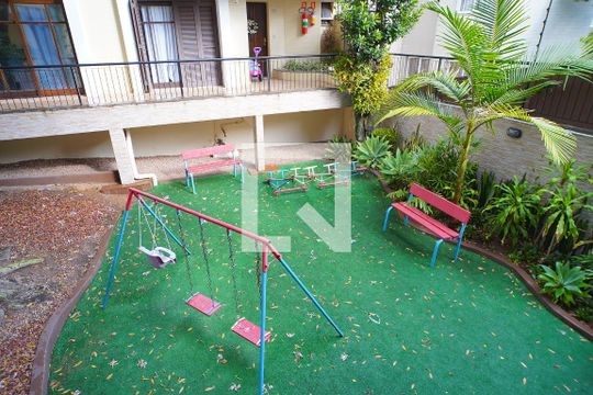 Área comum - Playground de casa de condomínio à venda com 4 quartos, 250m² em Tristeza, Porto Alegre