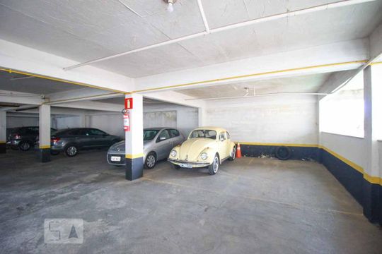 Garagem de apartamento para alugar com 2 quartos, 60m² em Sion, Belo Horizonte