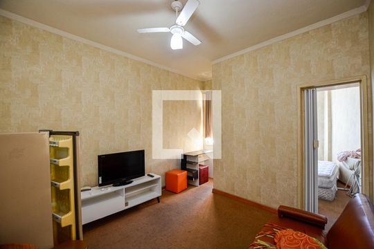 Sala de apartamento para alugar com 1 quarto, 38m² em Centro, Niterói