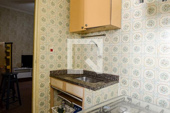 Cozinha de apartamento para alugar com 1 quarto, 38m² em Centro, Niterói