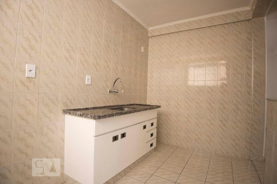 cozinha de apartamento para alugar com 2 quartos, 51m² em Parque Residencial Vila União, Campinas