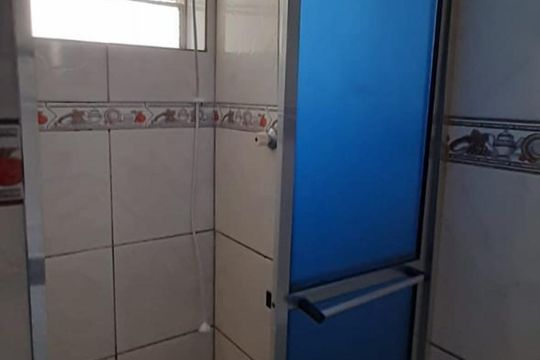 Banheiro de apartamento para alugar com 2 quartos, 60m² em Protásio Alves, Porto Alegre