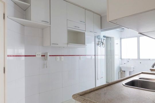 Cozinha de apartamento para alugar com 3 quartos, 85m² em Jardim Brasil (zona Sul), São Paulo