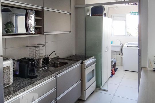 Cozinha de apartamento para alugar com 3 quartos, 80m² em Campininha, São Paulo