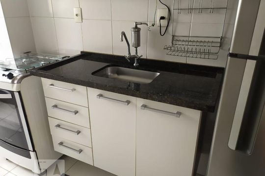 Cozinha de apartamento para alugar com 2 quartos, 44m² em Água Branca, São Paulo