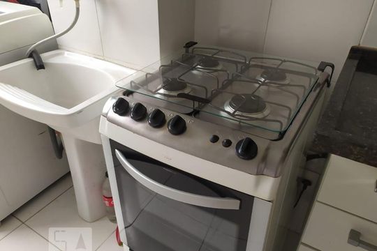 Cozinha de apartamento para alugar com 2 quartos, 44m² em Água Branca, São Paulo