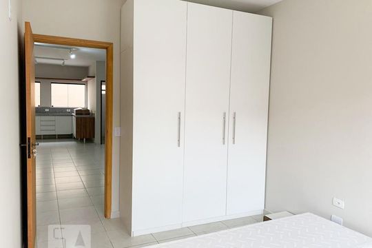 Quarto  de apartamento para alugar com 2 quartos, 75m² em Vila Santa Virginia, São Paulo