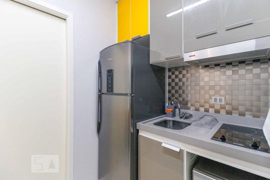 Cozinha de kitnet/studio à venda com 1 quarto, 30m² em Vila Cordeiro, São Paulo