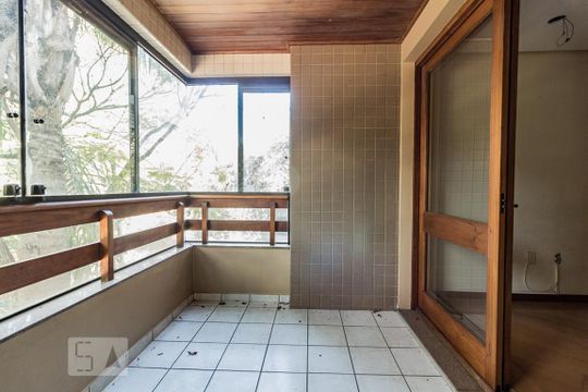 Sacada de apartamento para alugar com 3 quartos, 103m² em Jardim Lindóia, Porto Alegre