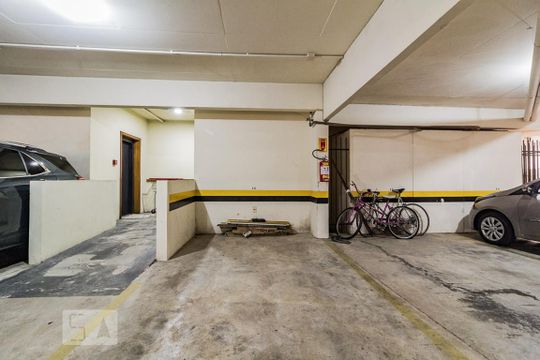 Garagem de apartamento para alugar com 3 quartos, 103m² em Jardim Lindóia, Porto Alegre