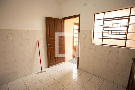 Cozinha de casa para alugar com 1 quarto, 70m² em Carandiru, São Paulo