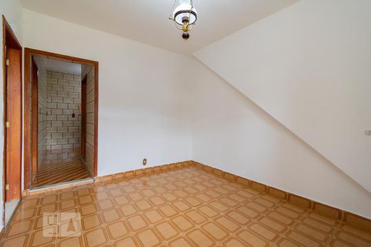 Sala de casa de condomínio para alugar com 2 quartos, 90m² em Taquara, Rio de Janeiro
