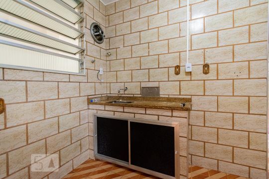 Cozinha de casa de condomínio para alugar com 2 quartos, 90m² em Taquara, Rio de Janeiro
