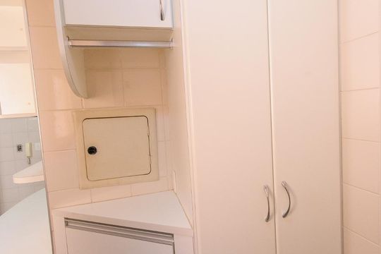 Área de Serviço - Armário de apartamento para alugar com 3 quartos, 107m² em Ponte Preta, Campinas