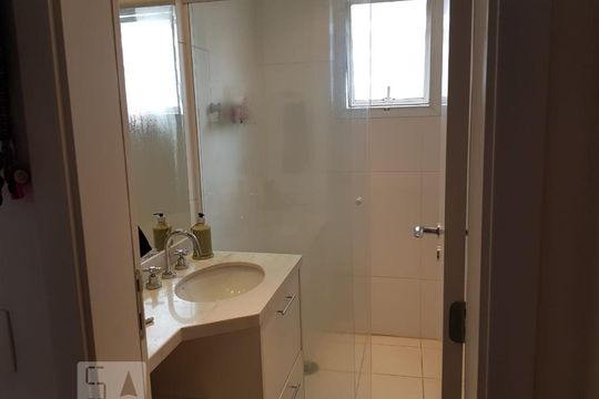 Apartamento para alugar com 3 quartos, 250m² em Jardim Fonte do Morumbi, São Paulo