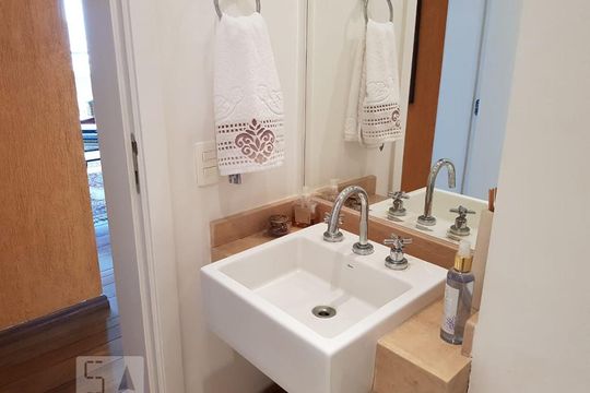 Lavabo de apartamento para alugar com 3 quartos, 250m² em Jardim Fonte do Morumbi, São Paulo