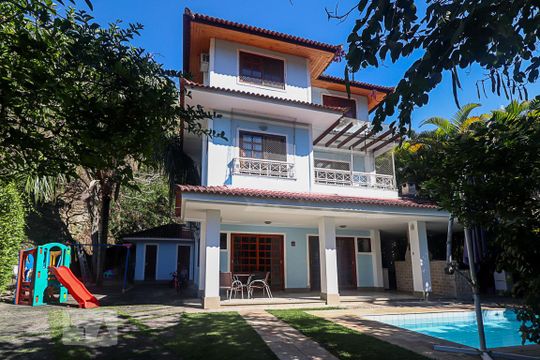 Fachada Frontal de casa de condomínio à venda com 8 quartos, 500m² em Vargem Pequena, Rio de Janeiro
