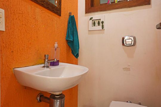 Lavabo de casa de condomínio à venda com 8 quartos, 500m² em Vargem Pequena, Rio de Janeiro