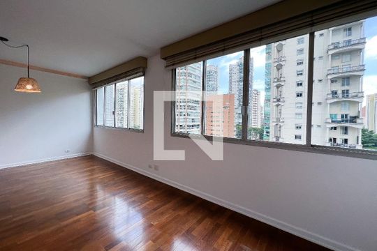 Apartamento à venda com 3 quartos, 125m² em Vila Uberabinha, São Paulo
