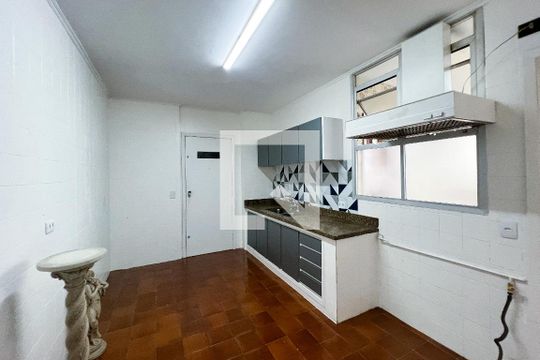 Cozinha de apartamento à venda com 3 quartos, 125m² em Vila Uberabinha, São Paulo