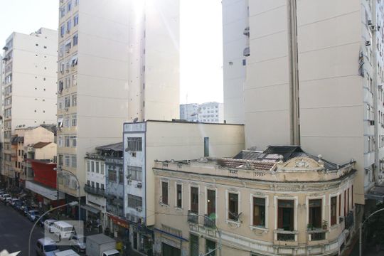 Vista de kitnet/studio à venda com 1 quarto, 30m² em Centro, Rio de Janeiro