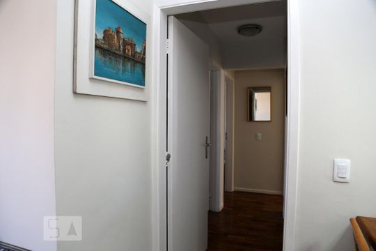 Corredor de apartamento para alugar com 3 quartos, 105m² em Jardim Taboão, São Paulo