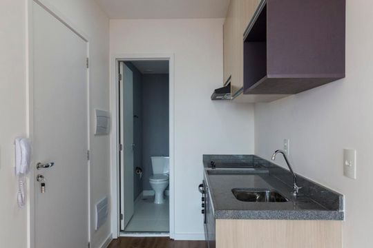 Cozinha de kitnet/studio para alugar com 1 quarto, 26m² em Mirandópolis, São Paulo