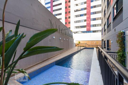 Piscina de kitnet/studio para alugar com 1 quarto, 26m² em Mirandópolis, São Paulo