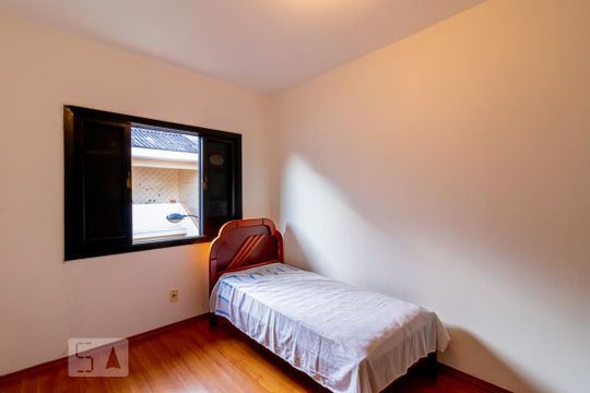 Quarto 2 de casa para alugar com 4 quartos, 257m² em Bosque da Saúde, São Paulo