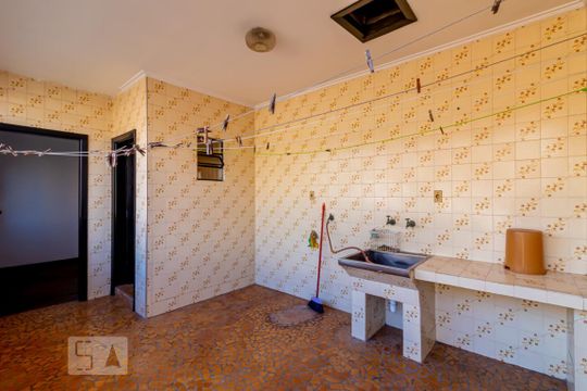 Área de Serviço de casa para alugar com 4 quartos, 257m² em Bosque da Saúde, São Paulo