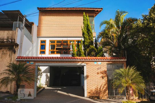 Fachada de casa à venda com 4 quartos, 265m² em Água Fria, São Paulo