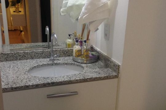Banheiro de apartamento para alugar com 2 quartos, 64m² em Jardim Parque Morumbi, São Paulo