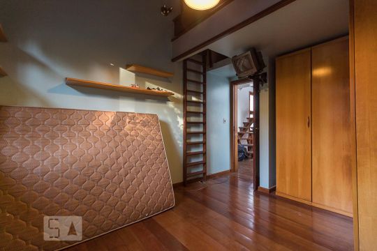 Dormitório 2 de casa para alugar com 4 quartos, 500m² em Passo da Areia, Porto Alegre