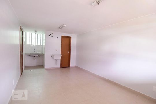Sala de kitnet/studio para alugar com 1 quarto, 22m² em Asa Norte, Brasília