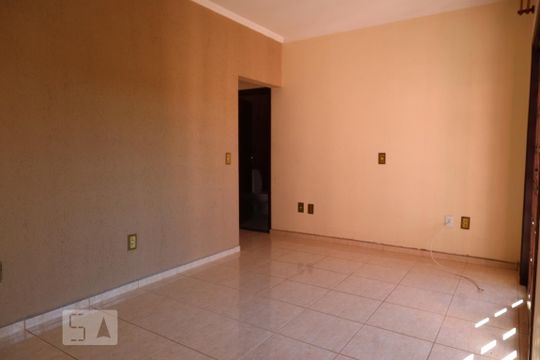 Casa à venda com 4 quartos, 295m² em Vila Santana Ii, Jundiaí