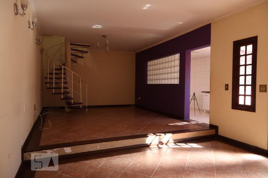 Casa à venda com 4 quartos, 295m² em Vila Santana Ii, Jundiaí