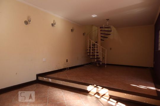 Casa à venda com 4 quartos, 295m² em Vila Santana Ii, Jundiaí