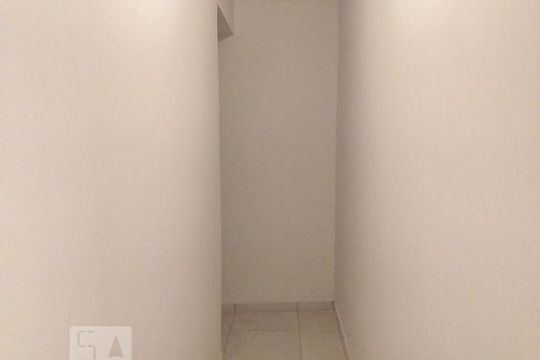 Corredor de apartamento para alugar com 2 quartos, 80m² em Vila São Geraldo, São Paulo