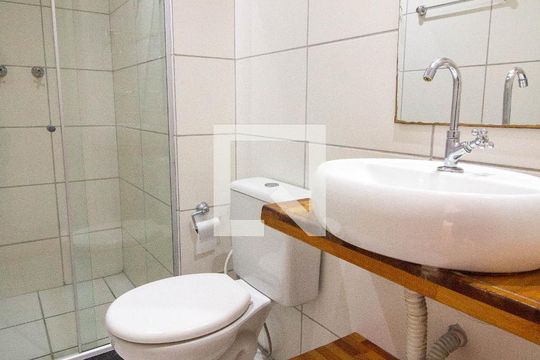 Banheiro da Suíte de apartamento para alugar com 2 quartos, 60m² em Rio Comprido, Rio de Janeiro