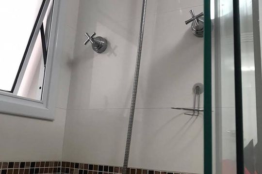 Banheiro de apartamento para alugar com 3 quartos, 81m² em Vila Amélia, São Paulo