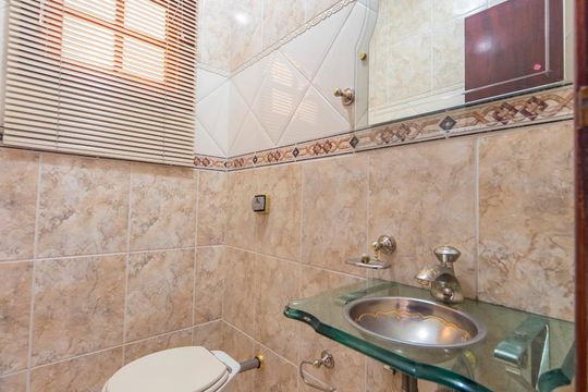 Lavabo  de casa para alugar com 3 quartos, 250m² em Vila Camilópolis, Santo André
