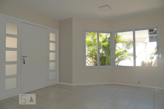 Casa à venda com 4 quartos, 180m² em Freguesia (jacarepaguá), Rio de Janeiro