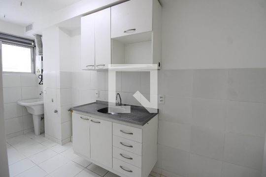 Cozinha de apartamento para alugar com 2 quartos, 55m² em Barra da Tijuca, Rio de Janeiro