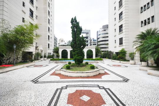 Entrada de apartamento para alugar com 2 quartos, 100m² em Vila Morumbi, São Paulo