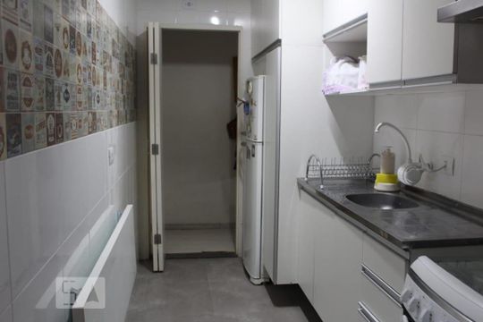 Cozinha de apartamento à venda com 2 quartos, 60m² em Jardim Umuarama, São Paulo