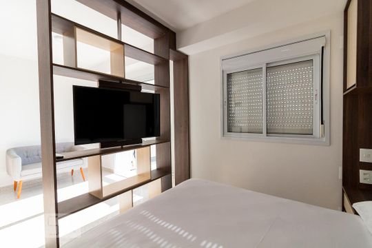 Quarto de kitnet/studio para alugar com 1 quarto, 38m² em Jardim Flor da Montanha, Guarulhos