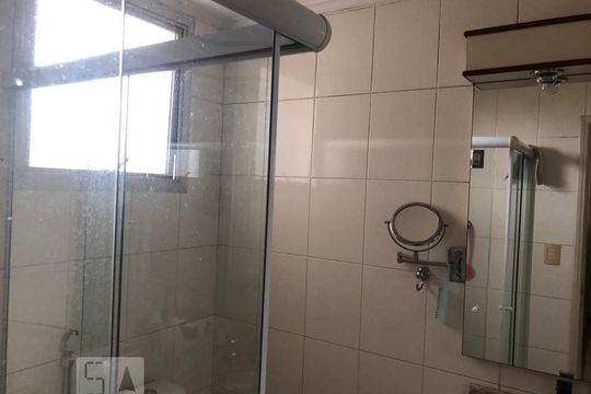 Banheiro Social de apartamento à venda com 2 quartos, 100m² em São Judas, São Paulo