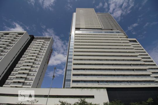 Fachada de apartamento para alugar com 1 quarto, 48m² em Centro, Osasco
