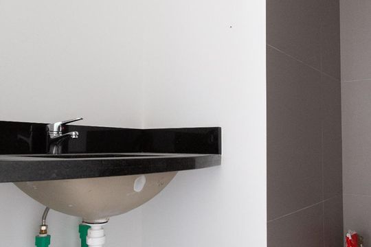 Baheiro de kitnet/studio para alugar com 1 quarto, 38m² em Bela Vista, Porto Alegre